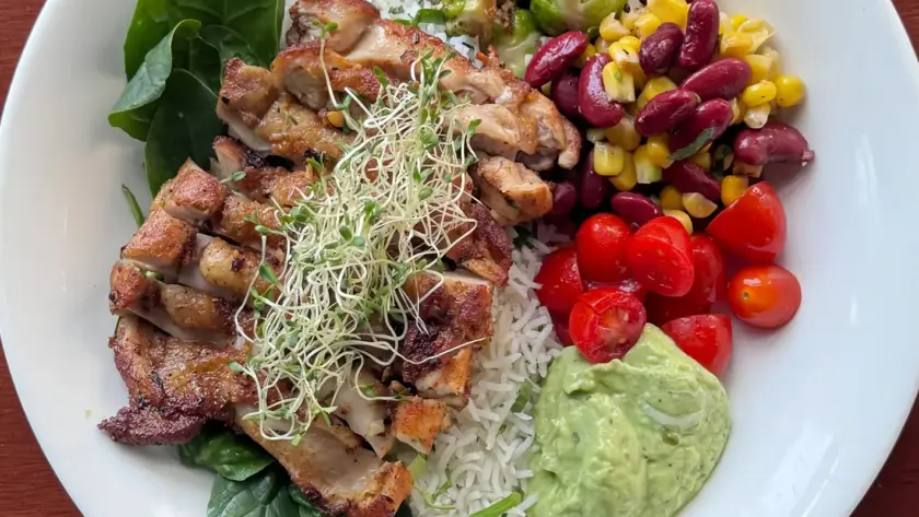 Best Lunch in Marina Bay - Mexicana Chicken Bowl at BLVD MBFC