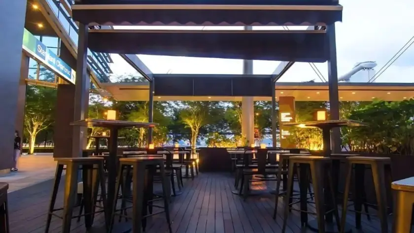 Marina-Bays-Top-Spot-for-Power-Lunch-Cocktails-Blvd-Mbfc